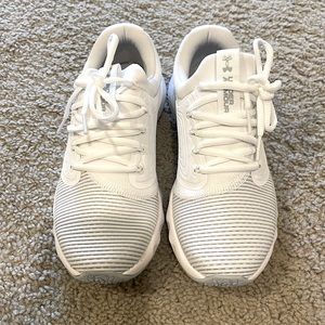 Underarmour shoes 5.5 women (brand new)